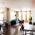 Wanderjaunt - Southtown Apartments